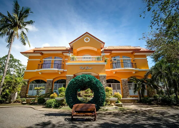 Club Hotel