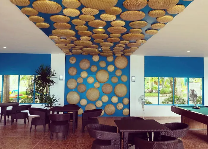 Hotel Club *