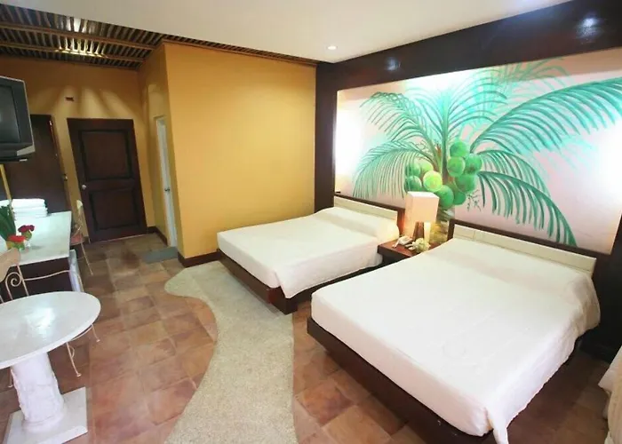 Hotel Club *