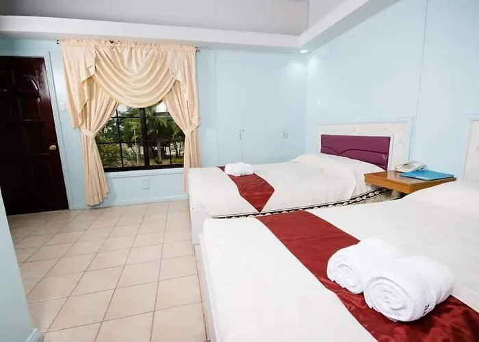Club Hotel *