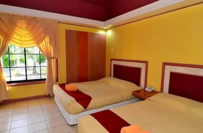Club Hotel *